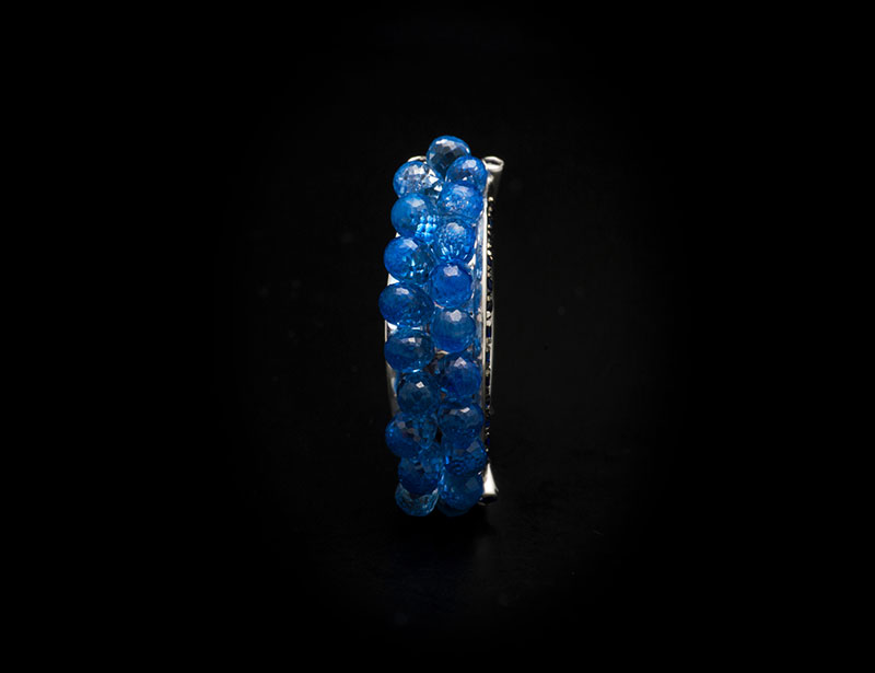 Anello zaffiri blu