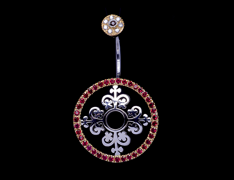Anello/orecchino con decorazione floreale bianca con rubini e diamanti collezione Impero