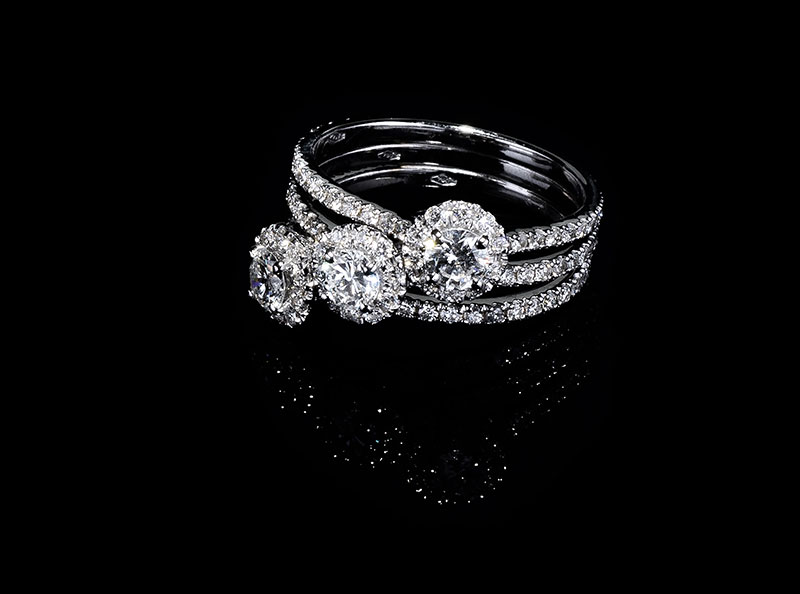 Anello Trilogy White Diamonds Flowers