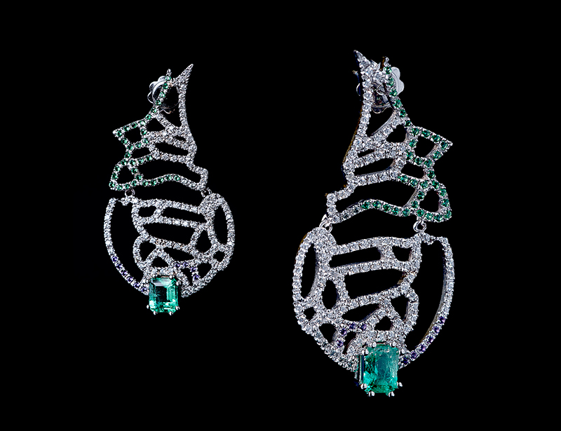 Orecchini con smeraldo naturale taglio Emerald collezione Scopello